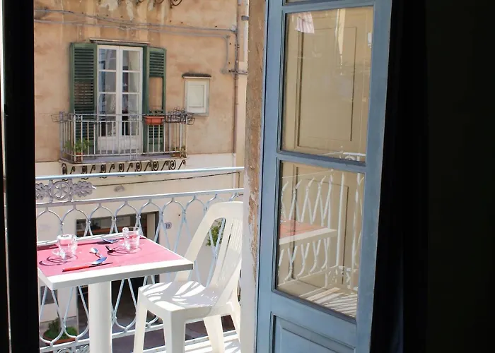 Adelfes Apartments