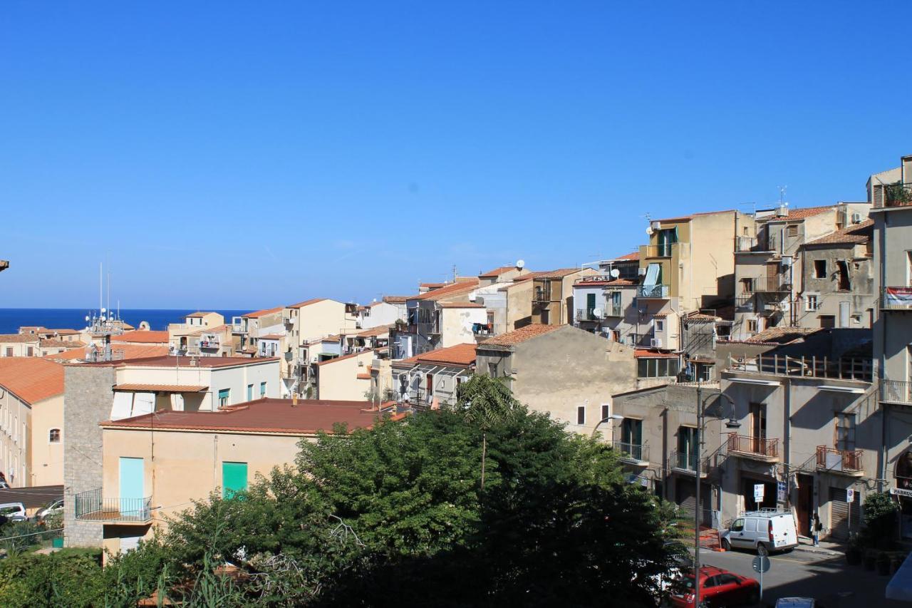Adelfes Cefalu